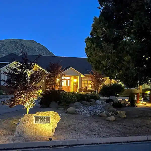 BEAUTIFUL RESIDENCE IN IDEAL LONGVIEW ESTATES LOCATION