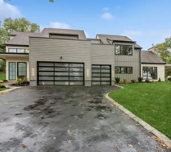 NEWLY CONSTRUCTED FIVE BEDROOM ARCHITECTURAL MASTERPIECE