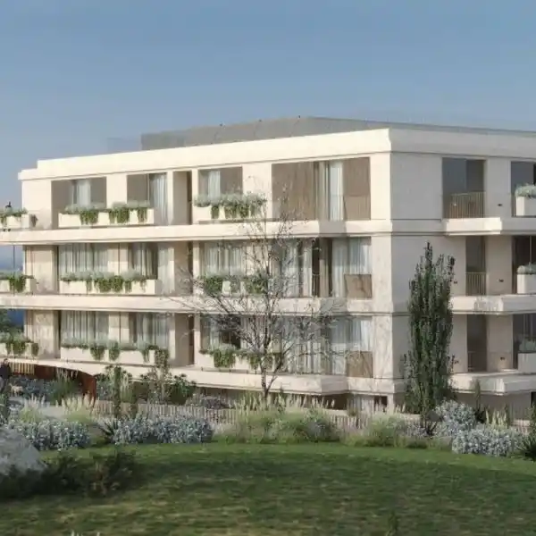 SPACIOUS LUXURY APARTMENT WITH PANORAMIC OCEAN VIEWS