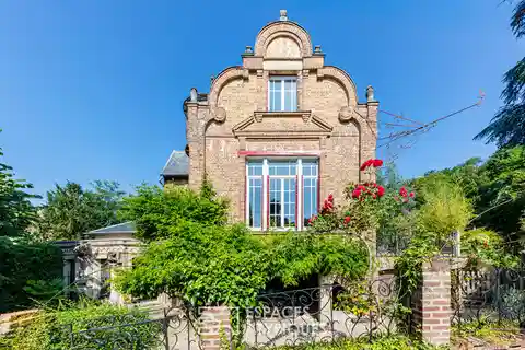 Unique 19th-century Studio with Artistic Legacy