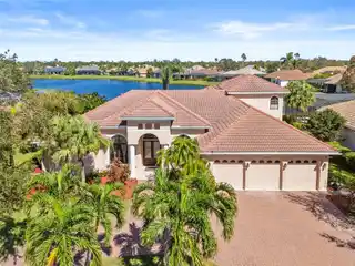 Exceptional Residence in Prestigious Lakewood Ranch Country Club