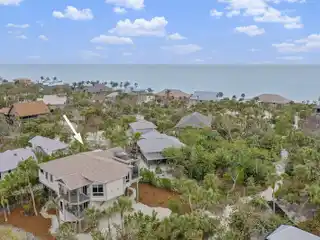 Beautiful Fully Furnished Home in a Fabulous Location