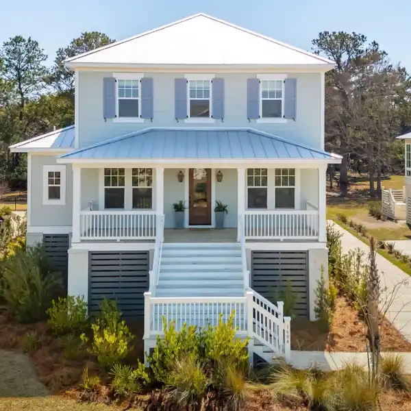 GORGEOUS NEW CONSTRUCTION IN RUSHLAND