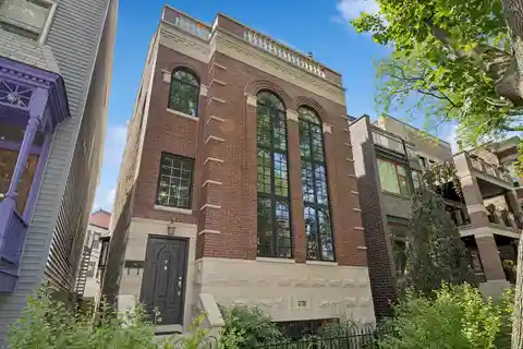 Recently Updated Home in the Heart of Lincoln Park