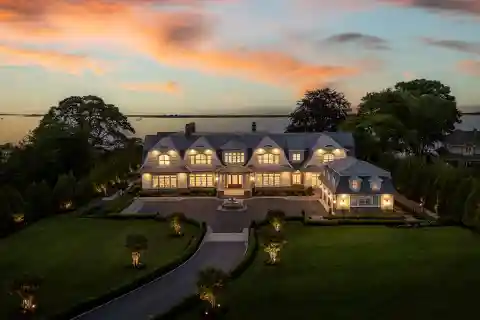 Brand New Luxury Waterfront Estate in Strong's Neck