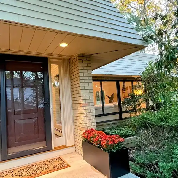 CUSTOM GEM WITH SKYLIT LIVING SPACES