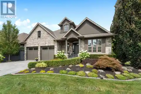 Charming St. David’s Bungalow with Timeless Elegance