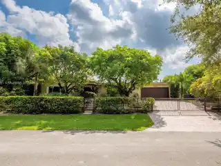 Lovely Home in a Gorgeous Garden Setting