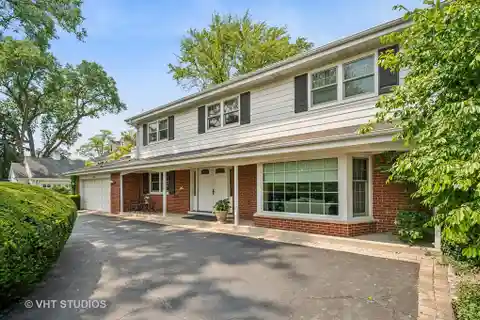 Elegant Colonial on a Quiet Cul-de-sac