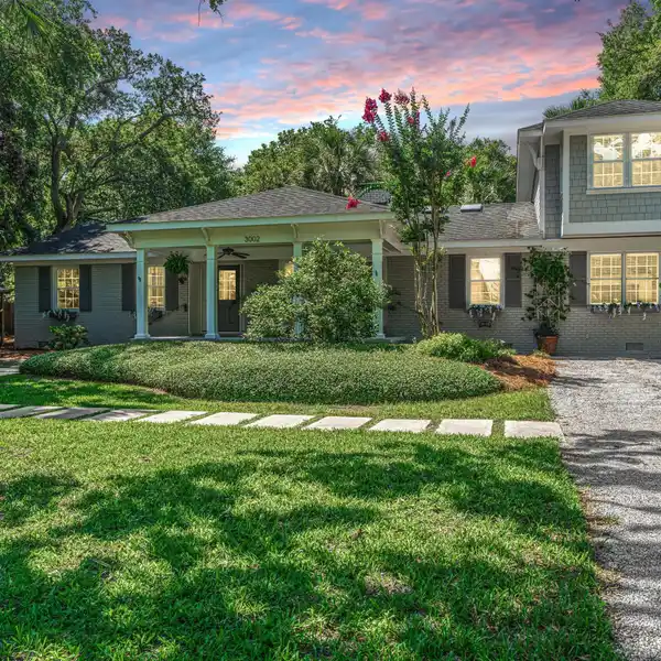 MODERN ISLAND LIVING WITH EXPANSIVE BACKYARD