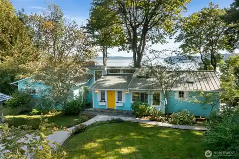 Unmatched Seclusion on Ultra-Private South Head Peninsula