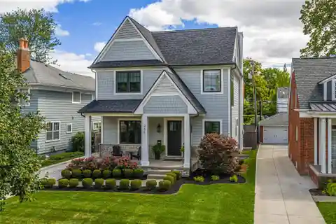 Sensational Turn Key in Town Home on a Desirable Street