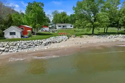 Lake Michigan Family Compound