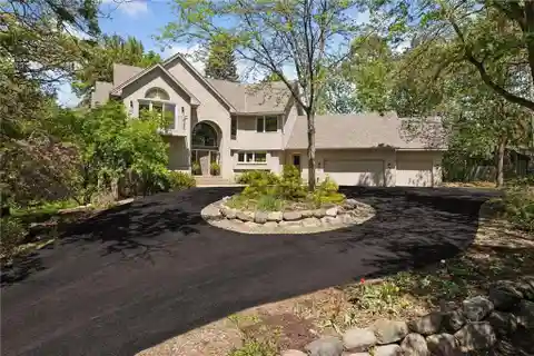 Stylish Soft Contemporary in a Close-in Location