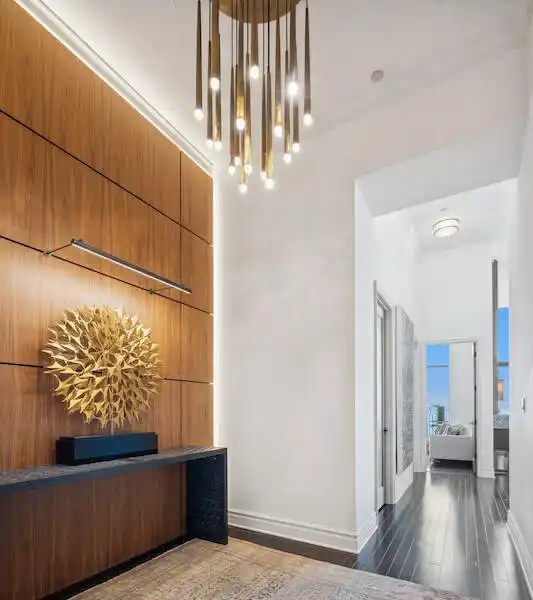 TOP-FLOOR PENTHOUSE IN AQUA TOWER