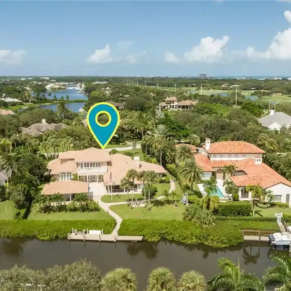 AN UNPARALLELED WATERFRONT LIFESTYLE