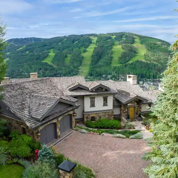 WELL-APPOINTED CUSTOM NEAR VAIL VILLAGE