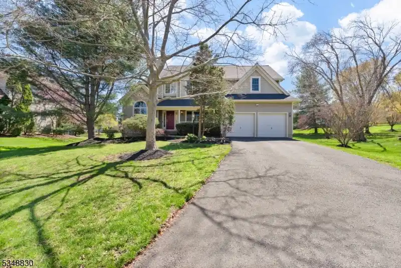 Elegant Colonial in Cherry Valley