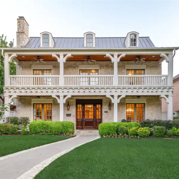 REMARKABLE HOME IN PREMIER LOCATION