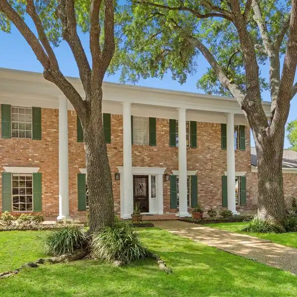 BEAUTIFULLY RE-IMAGINED MEMORIAL HOME