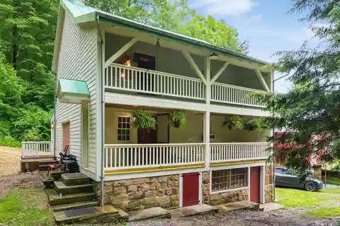 Special Retreat Merging History and Serenity