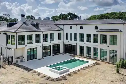 Amazing New Construction Residence in Tanglewood