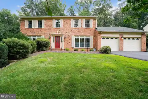 Classic Colonial in Popular Miller Heights