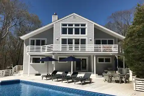 Wonderful Light-Filled Rental Home