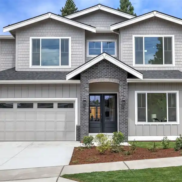 ELEGANT NEW BUILD WITH STUNNING LAKE GLIMPSES