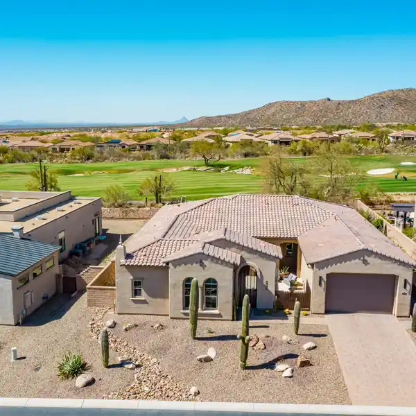 FABULOUS GOLF COURSE AND MOUNTAIN VIEWS