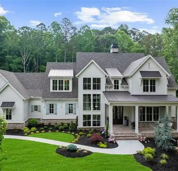 STUNNING GATED SOUTHERN LIVING STYLE HOME