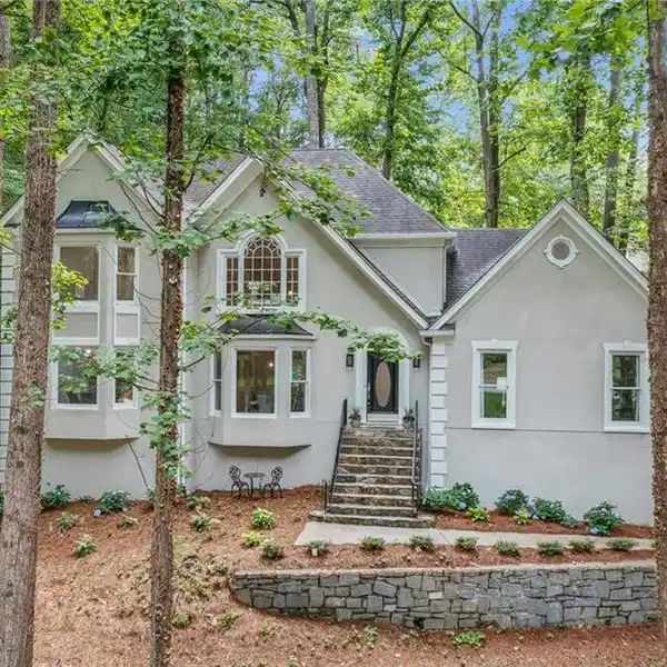 URBAN SECLUSION IN THE SOUGHT-AFTER PINE HILLS ENCLAVE