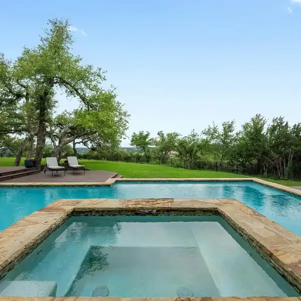 ELEGANT BELVEDERE RETREAT FEATURING TOP-TIER LAKE TRAVIS SCHOOLS