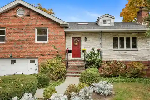 Spacious Home in a Sought-After Area