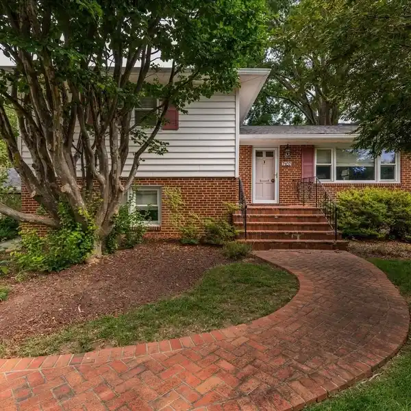 BEAUTIFULLY UPDATED SPLIT-LEVEL RESIDENCE