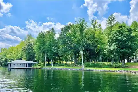 Private Lake Anna Peninsula Lot with Boathouse