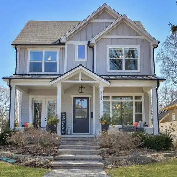 EXCEPTIONAL NEWER CONSTRUCTION MODERN HOME