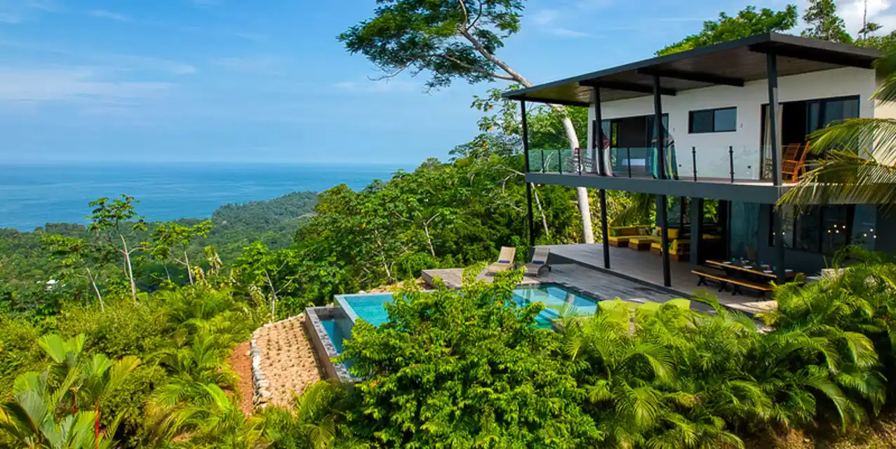 Horizon Retreat Villa in Uvita
