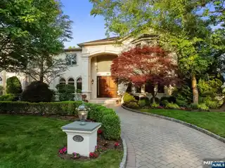 Exceptional Residence on a Prestigious Street