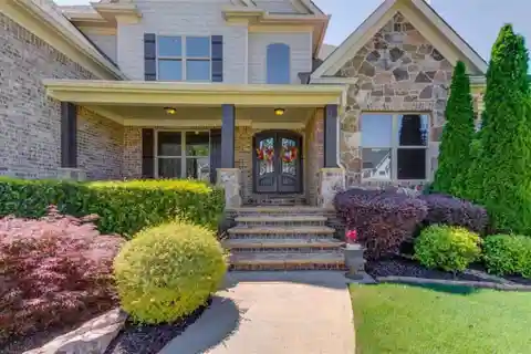 Golf Course Views Paired with Elevated Luxury Living