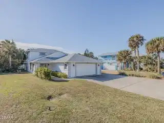 Immaculate Home Steps to the Beach