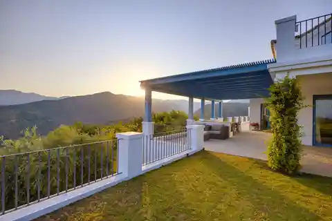 Authentic Andalusian Sanctuary with Panoramic Views