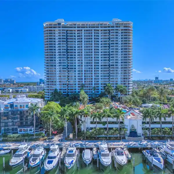 EXCLUSIVE TOWER RESIDENCE
