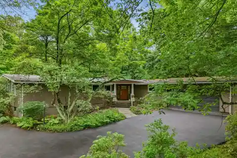 Mid-Century Modern Ranch with Contemporary Flair