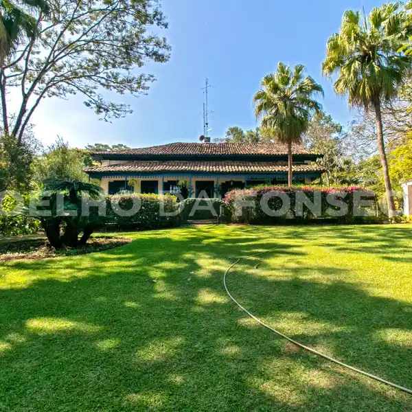 EXPANSIVE COUNTRYSIDE ESTATE