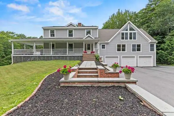 STUNNING MULTIGENERATIONAL ESTATE HOME ON THREE ACRES
