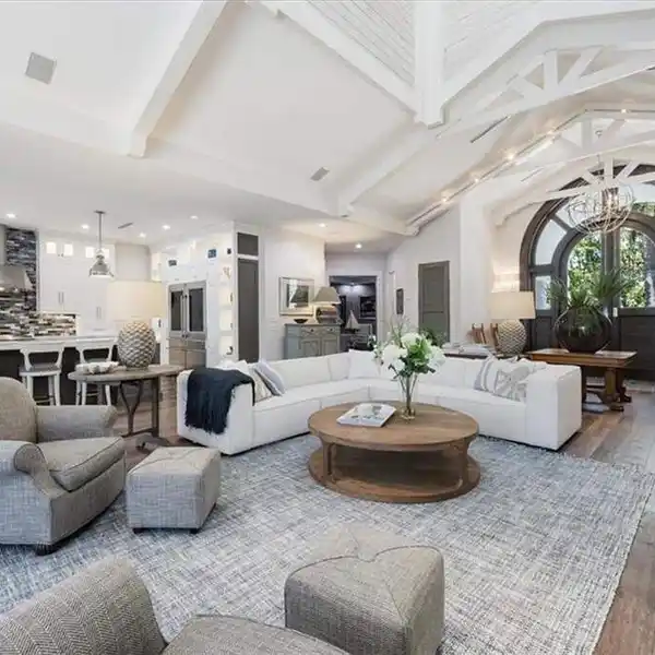 REIMAGINED FLORIDA CUPOLA-STYLE HOME