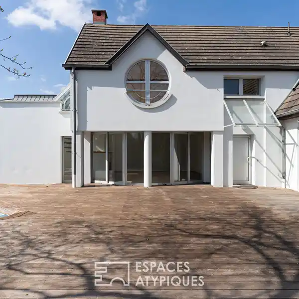 ARCHITECT-DESIGNED HOME WITH HEATED POOL