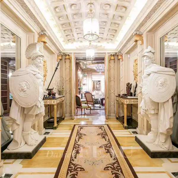 EXCEPTIONAL APARTMENT IN PRIME LOCATION