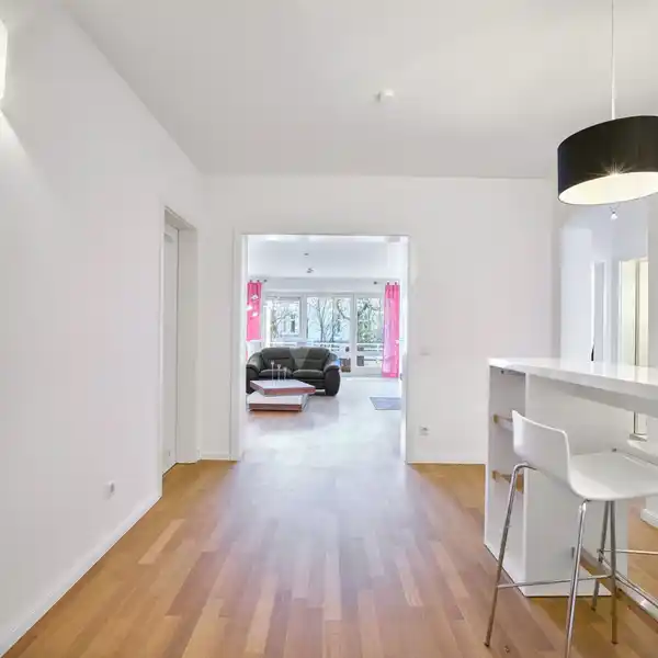 BRILLIANT APARTMENT WITH ALSTER CANAL ACCESS